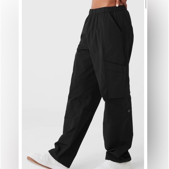 ALO Yoga Navy Straight Leg Pants - Picture 2 of 15